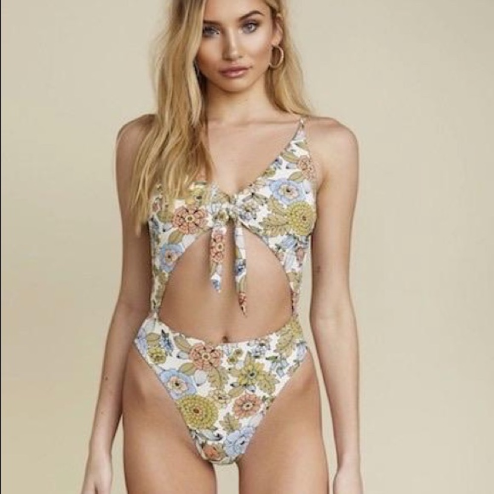 Alanna 70’s One Piece